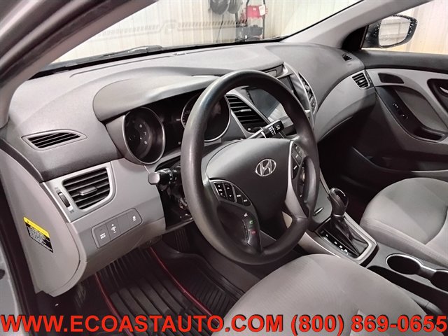 Used 2016 Hyundai Elantra SE w/ Option Group 02 FWD image 11