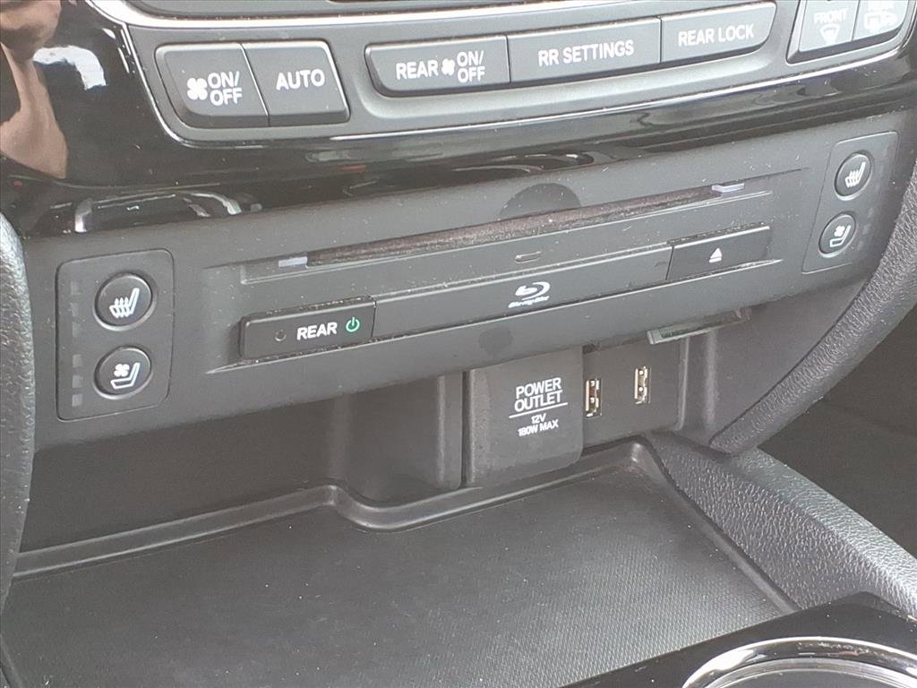 Used 2017 Honda Pilot Elite image 32