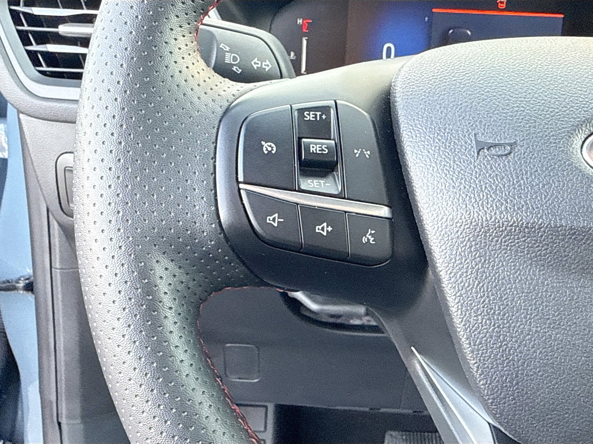 Used 2025 Ford Escape ST-Line Select image 37