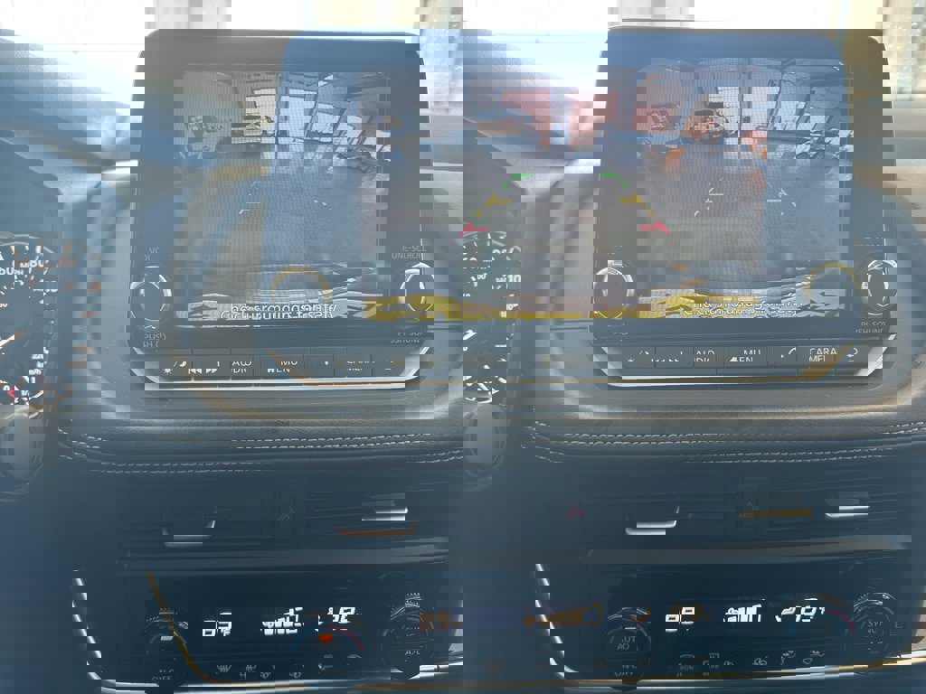 Used 2024 Nissan Rogue SV image 19