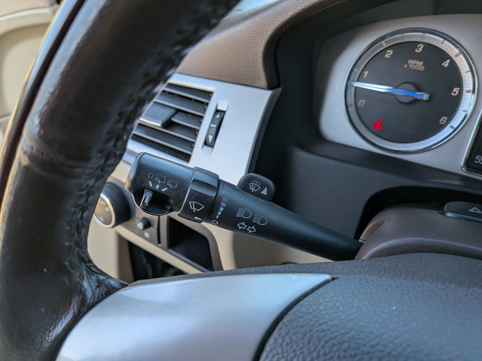 Used 2011 Cadillac Escalade Premium AWD/4WD image 54