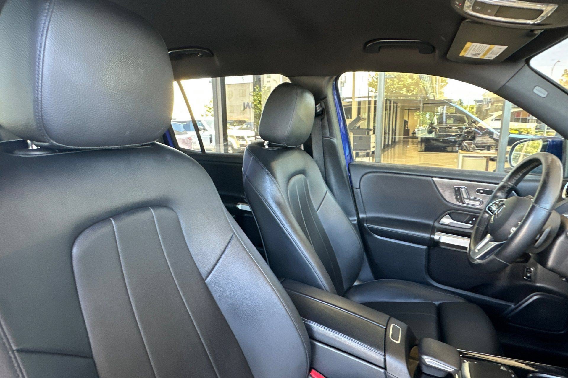 Used 2021 Mercedes-Benz GLB 250 4MATIC image 27