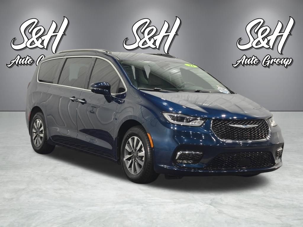 Used 2021 Chrysler Pacifica Touring-L image 2