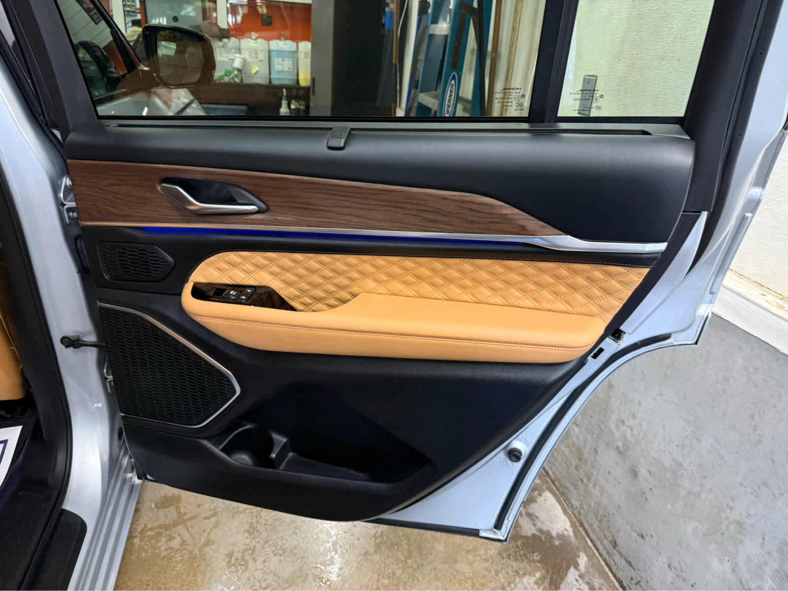 Used 2021 Jeep Grand Cherokee L Summit w/ Luxury Tech Group V image 30