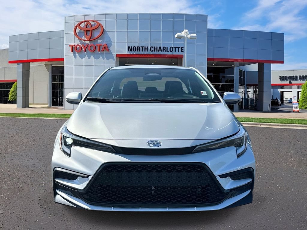 Used 2024 Toyota Corolla XSE FWD image 3