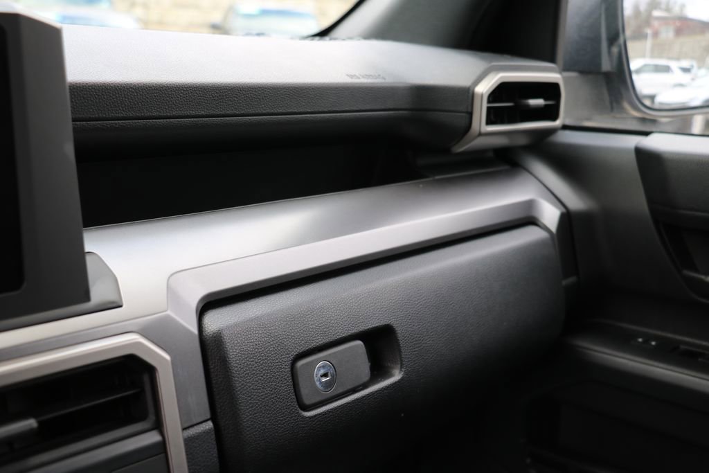 Used 2025 Toyota 4Runner SR5 AWD/4WD image 20