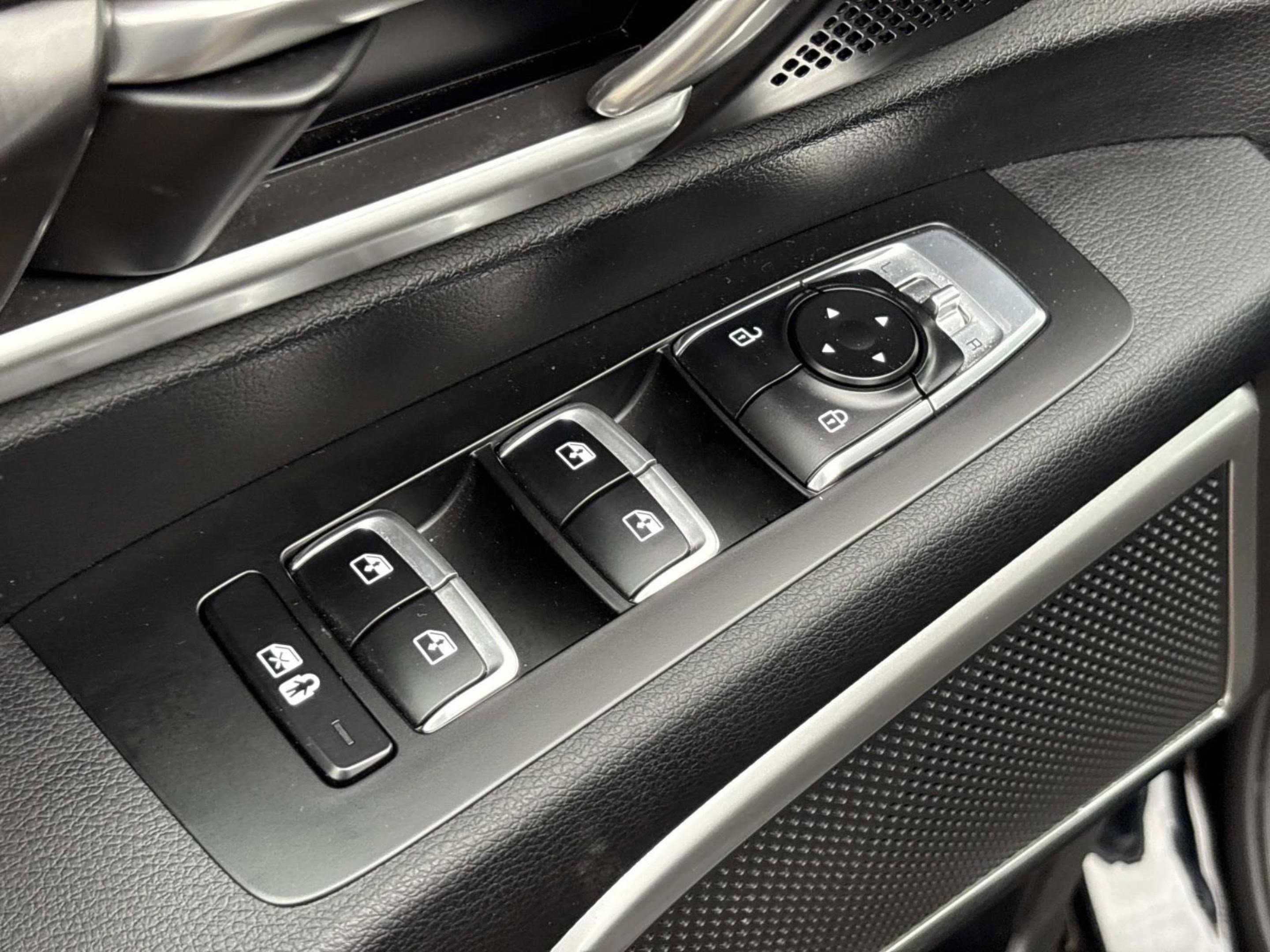 Used 2023 Kia Telluride LX image 25