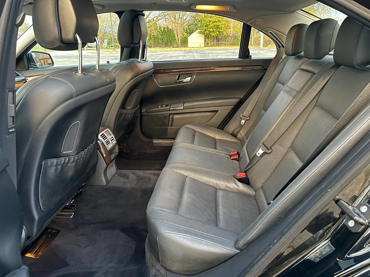 Used 2011 Mercedes-Benz S 400 w/ Sport Pkg image 19