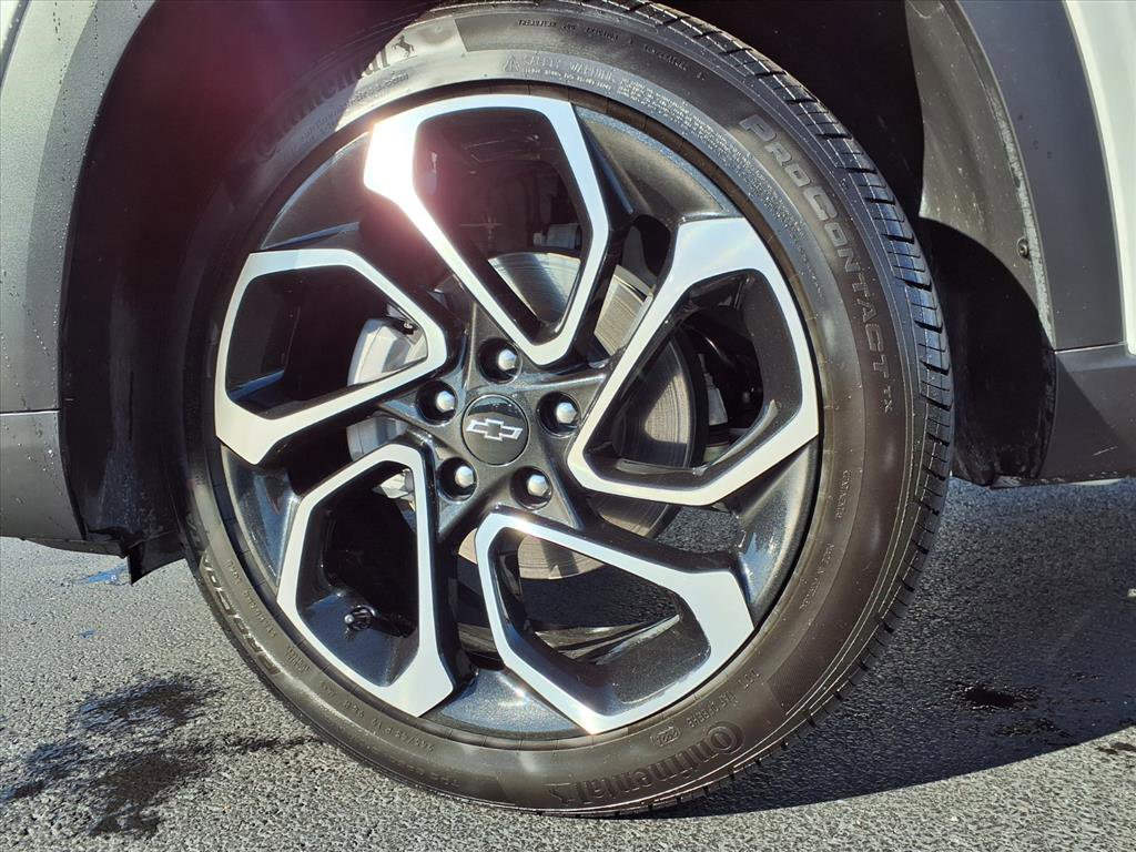 Used 2025 Chevrolet Trax RS w/ Sunroof Package image 34
