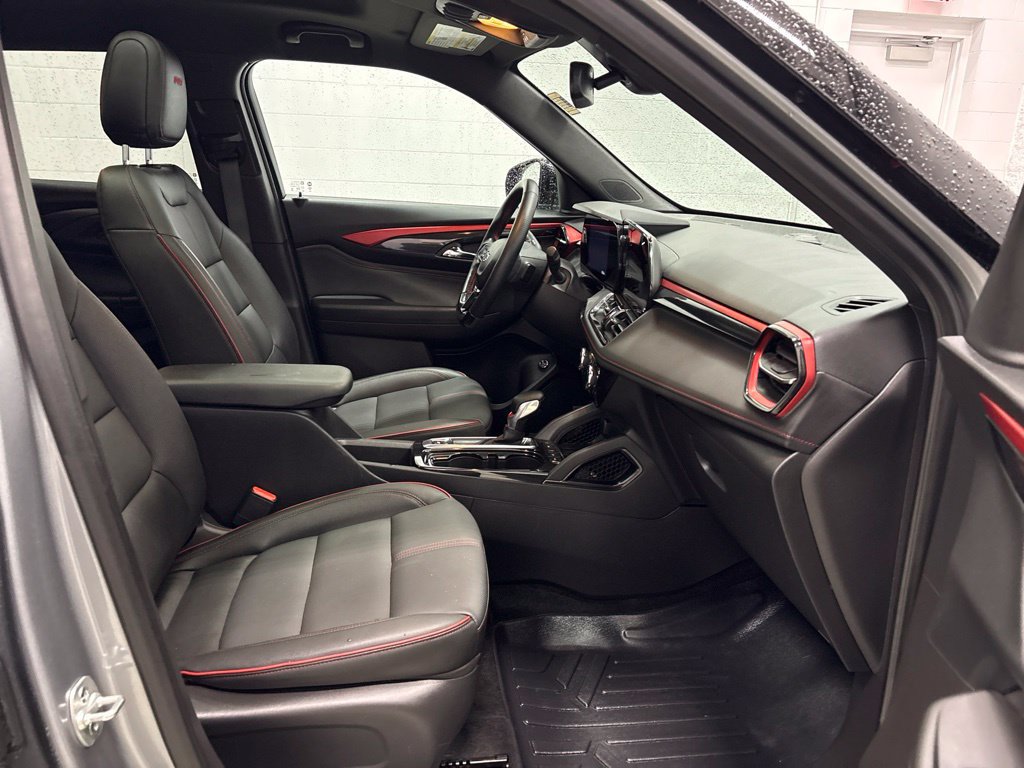 Used 2025 Chevrolet TrailBlazer RS w/ Convenience Package AWD/4WD image 36
