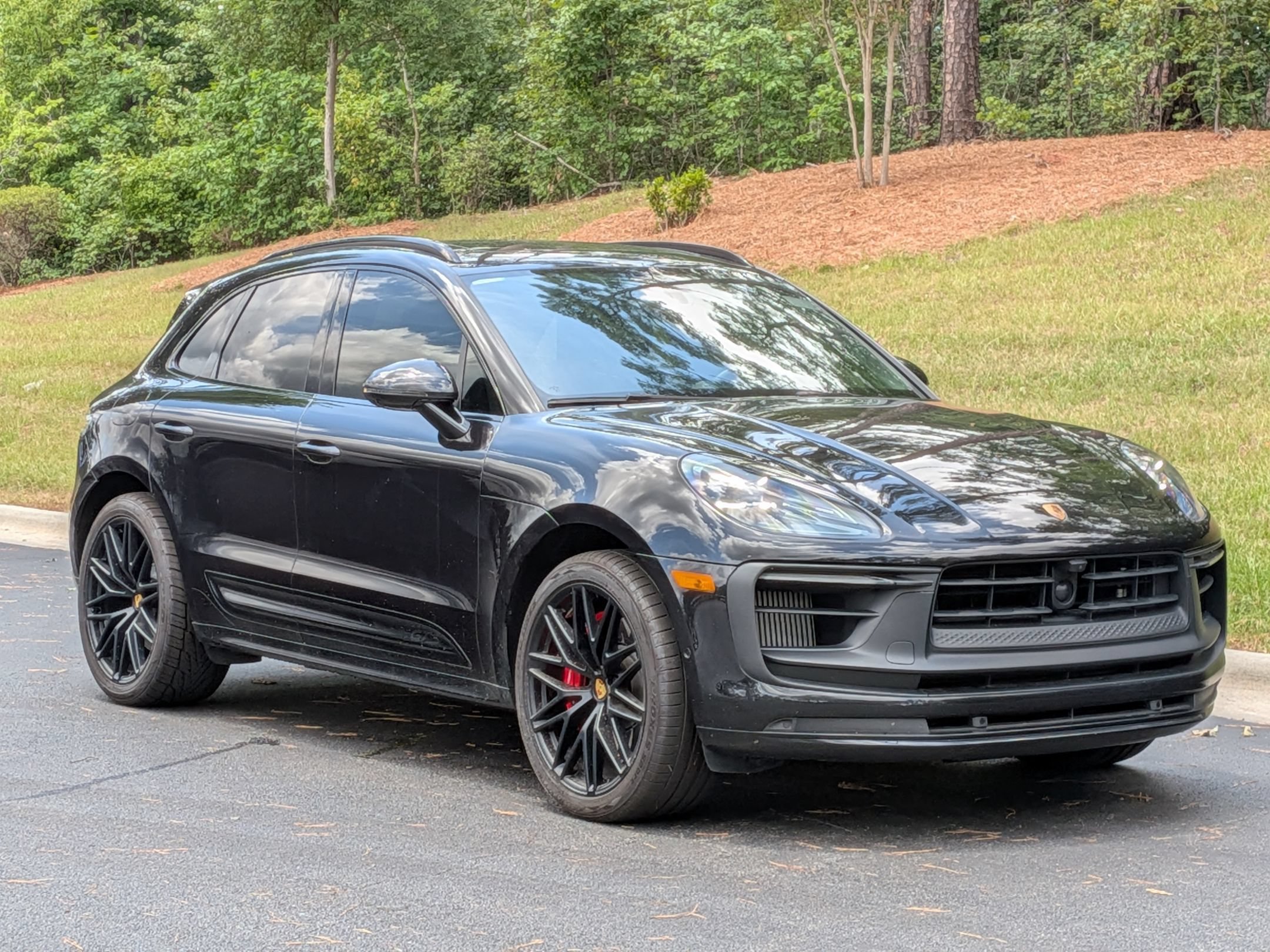 Certified 2024 Porsche Macan GTS AWD/4WD image 26
