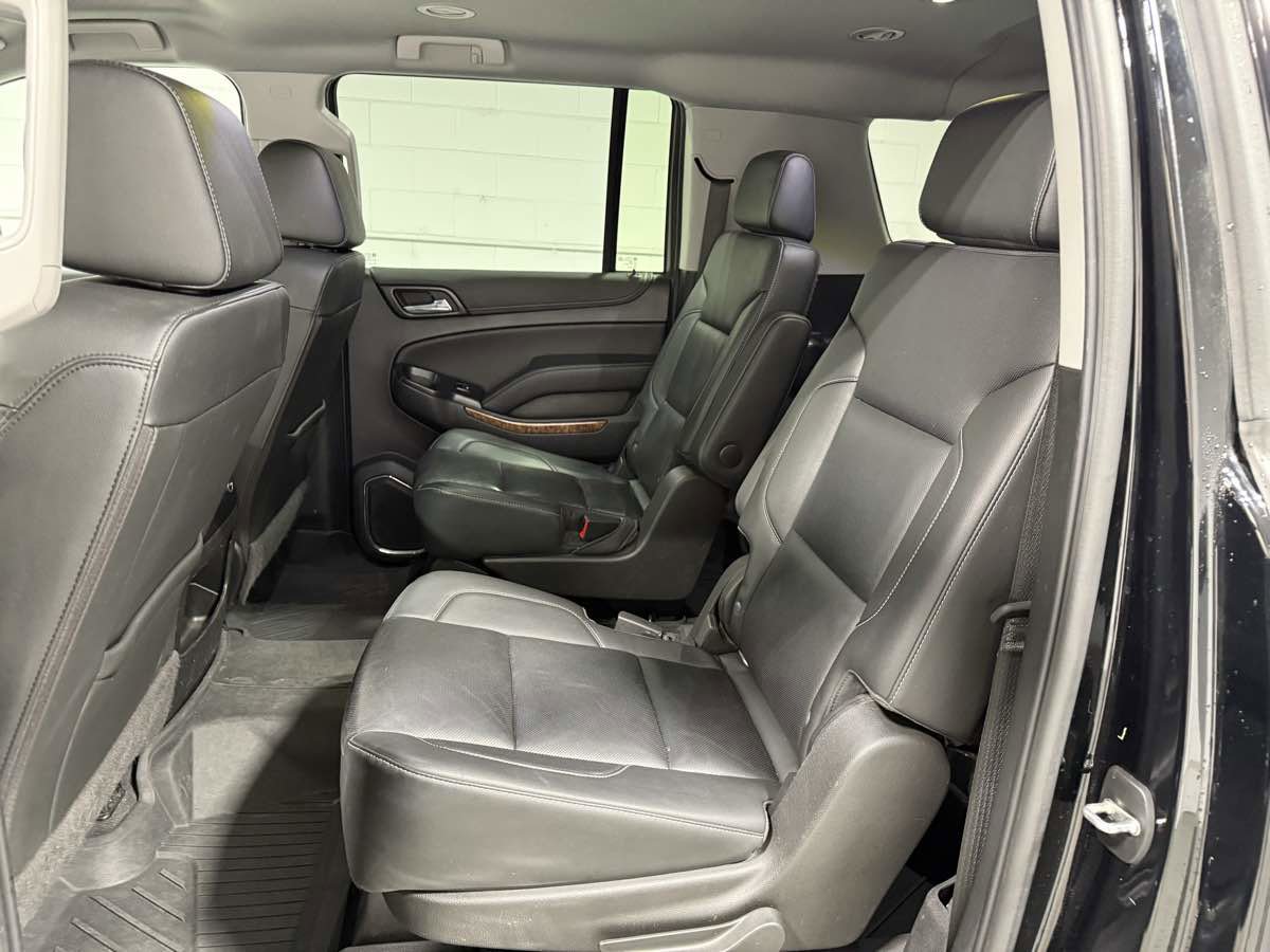 Used 2020 Chevrolet Suburban Premier image 19