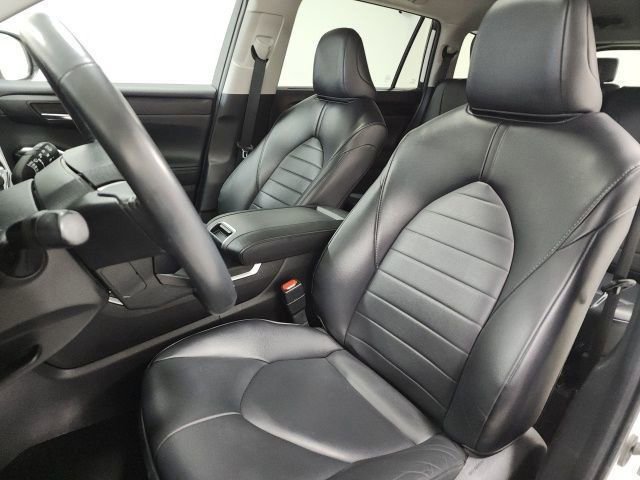 Used 2022 Toyota Highlander XLE image 22