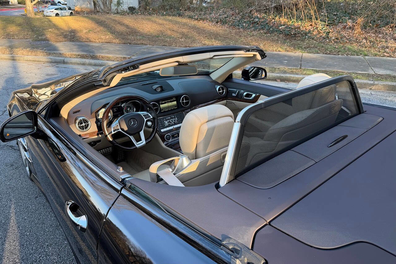 Used 2014 Mercedes-Benz SL 550 w/ Driver Assistance Package image 4