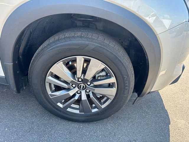 Used 2024 Nissan Pathfinder S FWD image 4