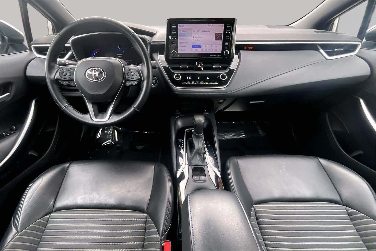 Used 2022 Toyota Corolla XSE FWD image 16