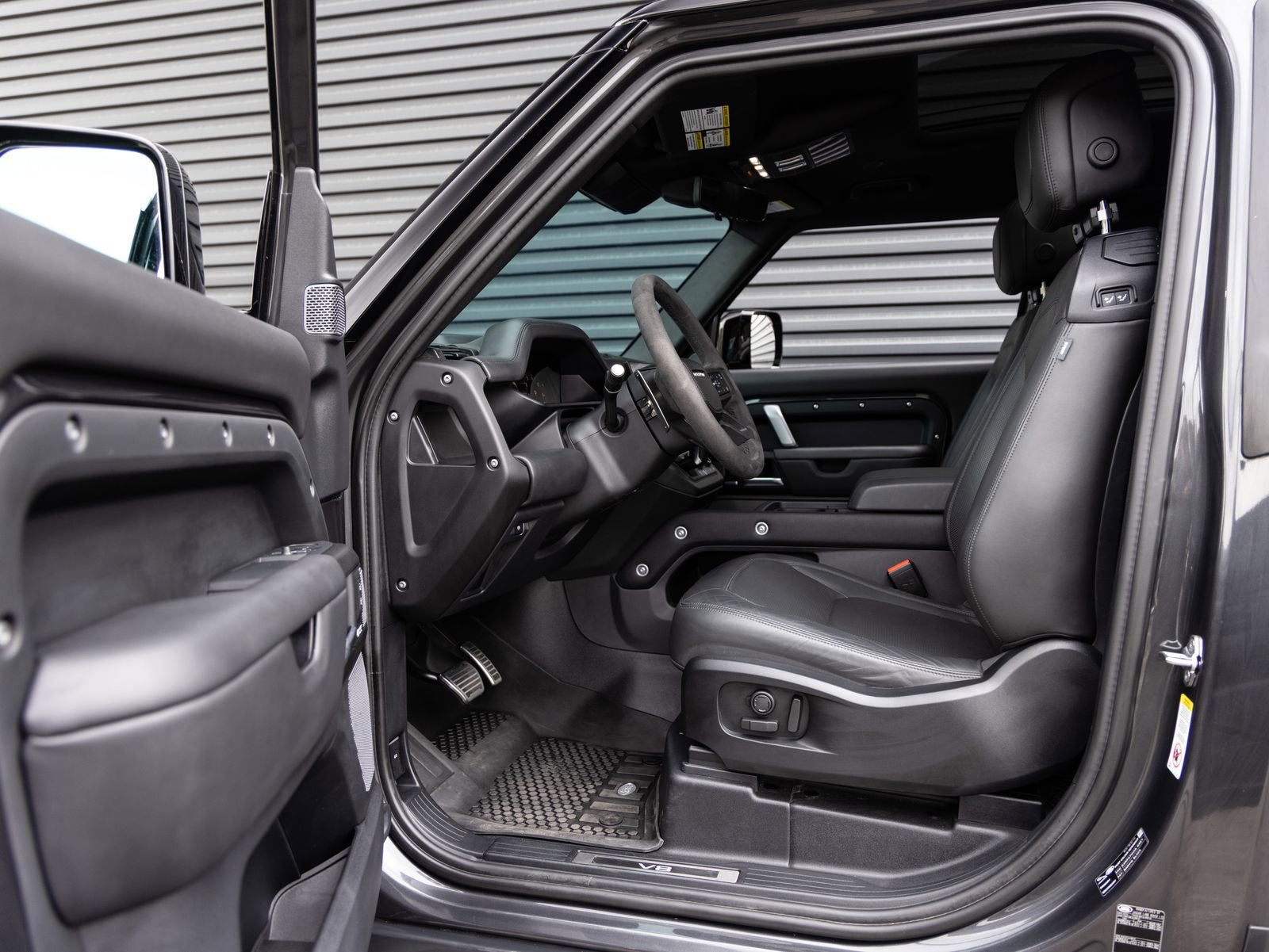 Used 2024 Land Rover Defender 90 Carpathian Edition AWD/4WD image 23