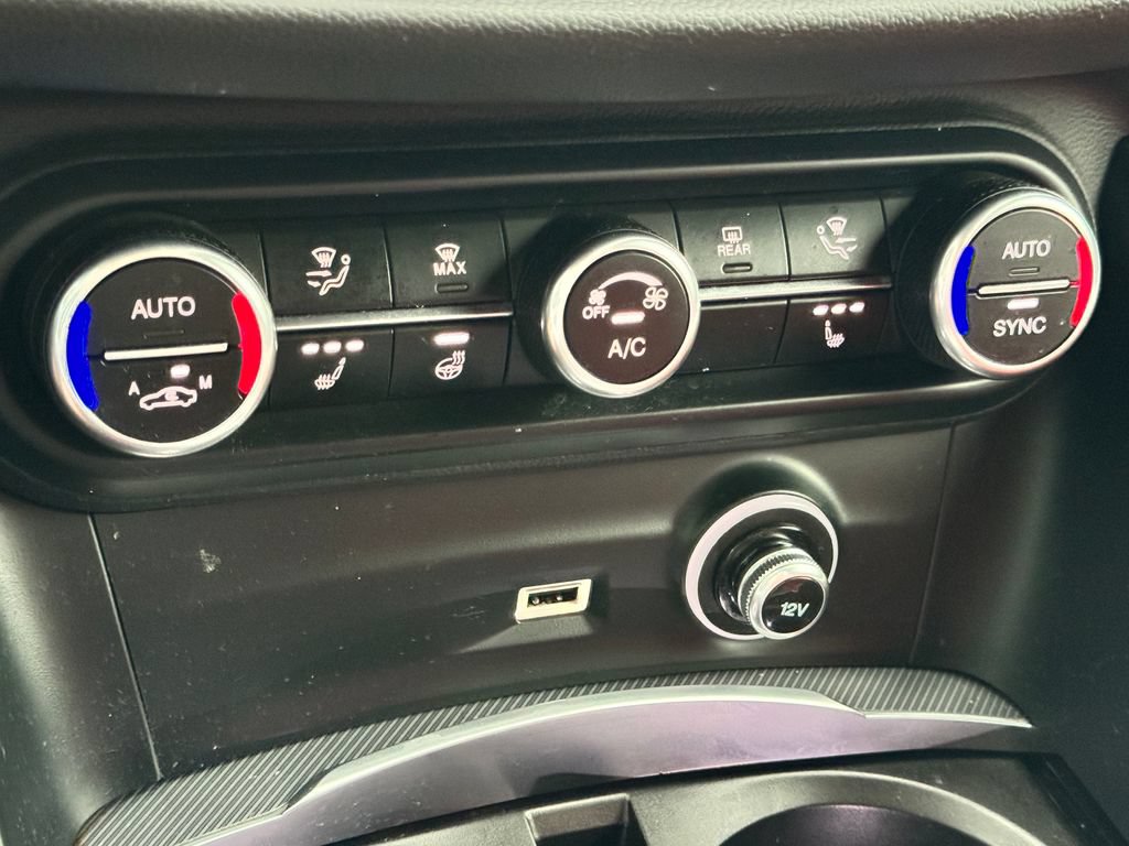 Used 2023 Alfa Romeo Stelvio Veloce AWD/4WD image 25