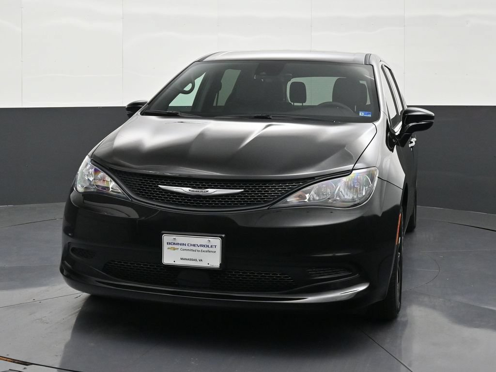 Used 2026 Chrysler Voyager LX FWD image 8