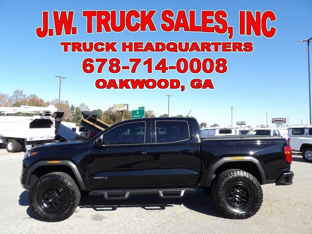 Used 2023 GMC Canyon AT4 w/ AT4 Premium Package image 2