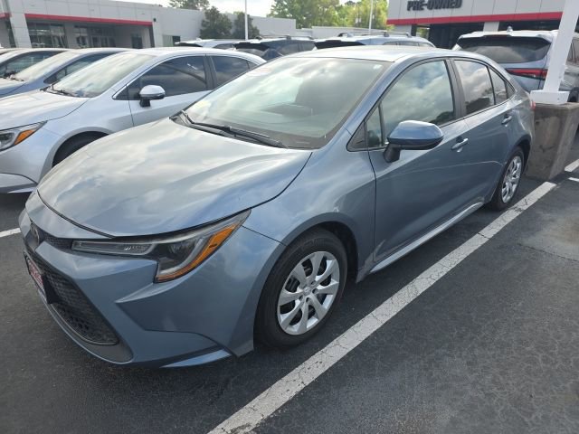 Used 2021 Toyota Corolla LE image 3