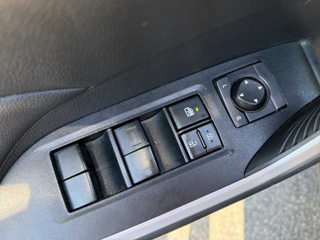 Used 2021 Toyota RAV4 LE FWD image 30