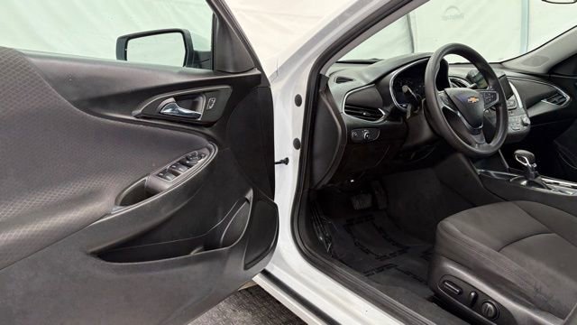 Used 2021 Chevrolet Malibu LT image 31