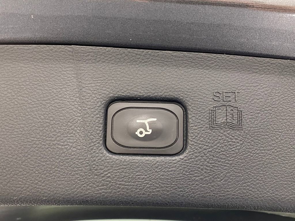 Used 2020 Ford Edge Titanium w/ Equipment Group 301A image 31