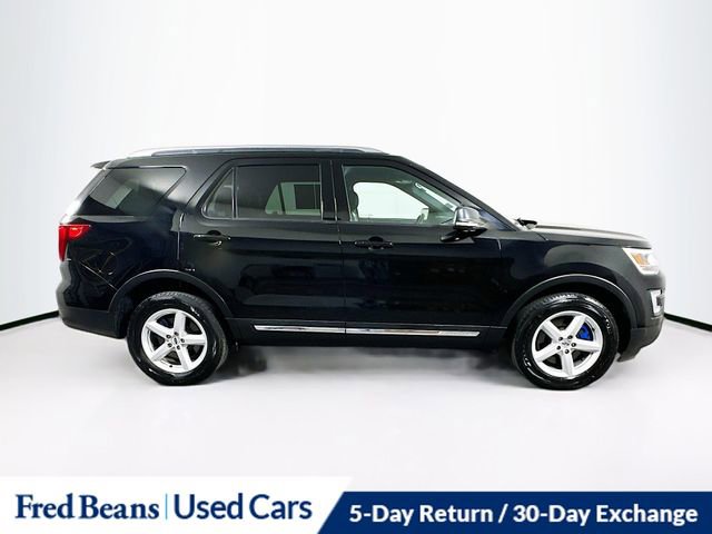 Used 2017 Ford Explorer XLT w/ Equipment Group 202A image 10