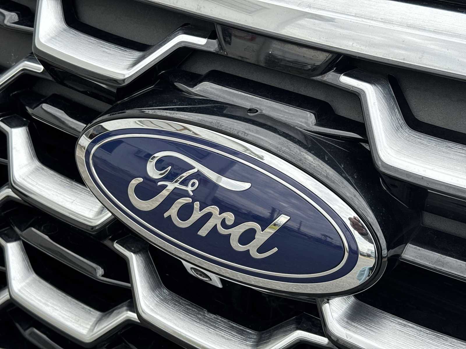 Used 2025 Ford Explorer Platinum RWD image 11