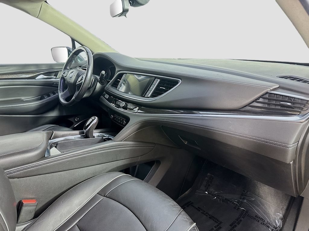 Used 2021 Buick Enclave Avenir w/ Avenir Technology Package AWD/4WD image 39