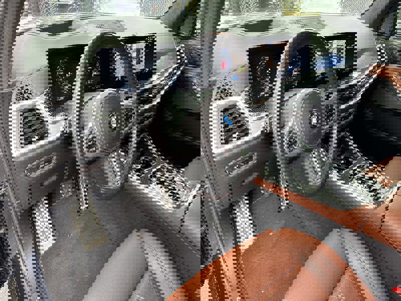 Used 2024 BMW X7 M60i w/ Executive Package image 24