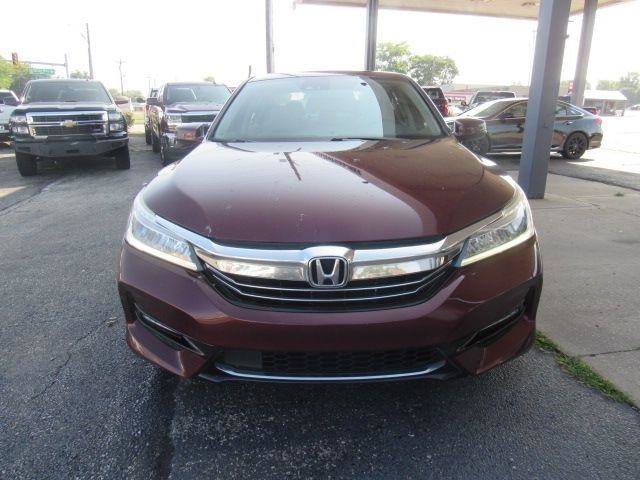 Used 2017 Honda Accord Touring image 3