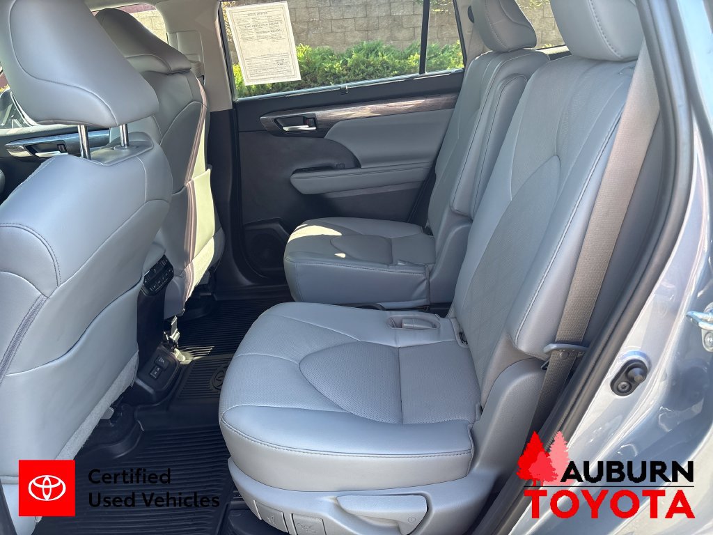 Used 2022 Toyota Highlander Platinum AWD/4WD image 19