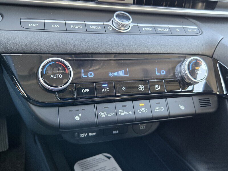 New 2026 Hyundai Elantra Limited FWD image 8