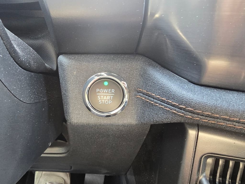 Used 2022 Ford F150 Lightning Lariat image 16