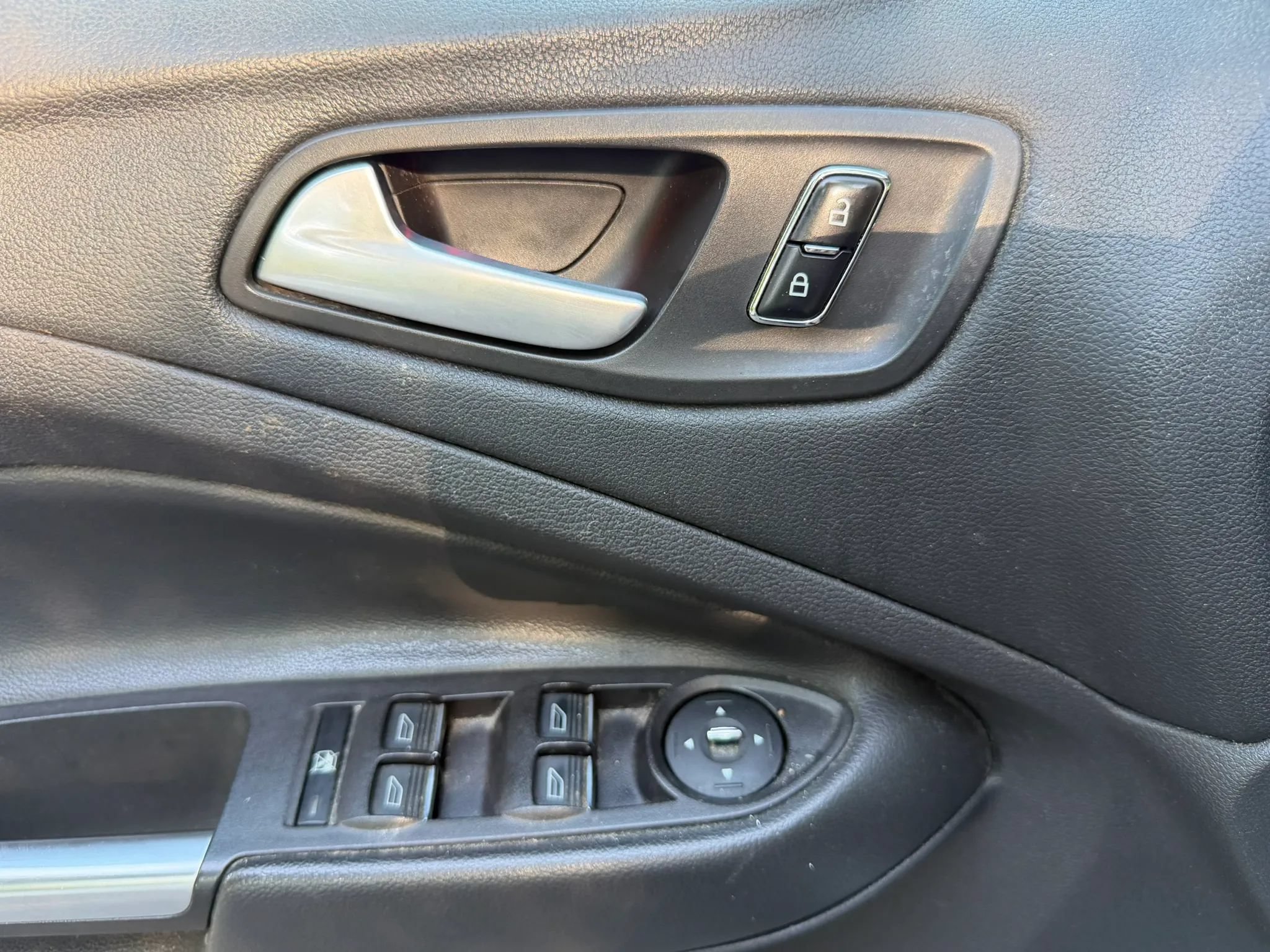 Used 2013 Ford C-MAX Energi SEL FWD image 23