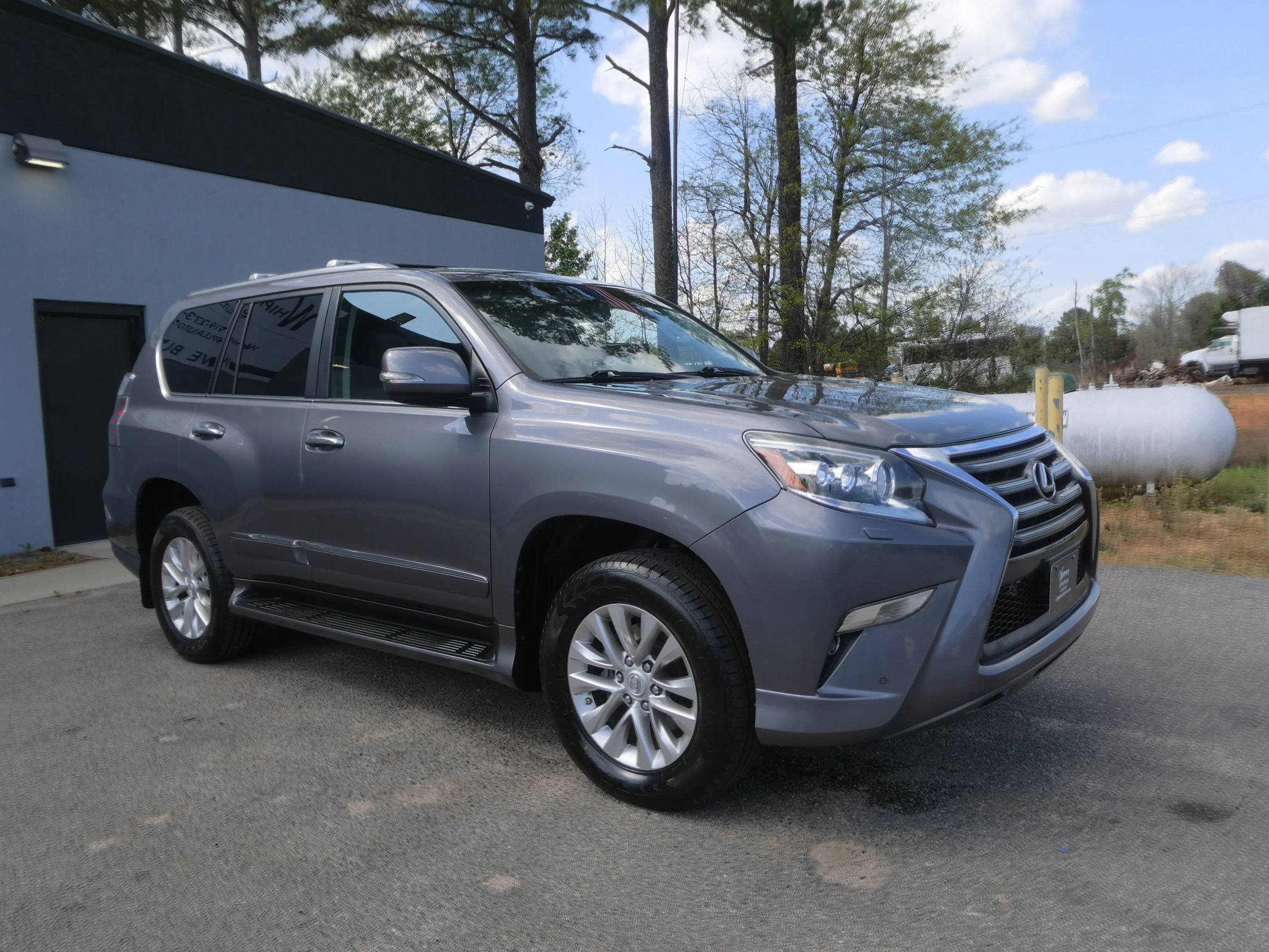 Used 2016 Lexus GX 460 w/ Premium Package image 3