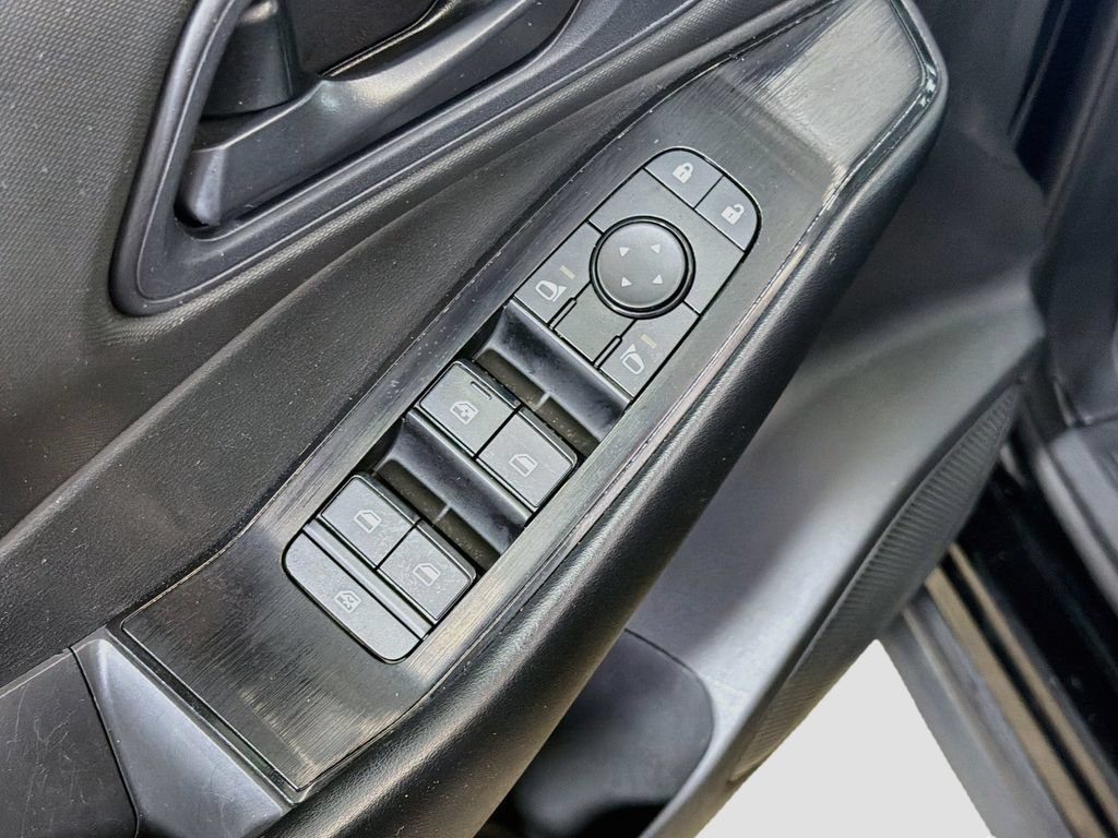 Used 2024 Nissan Rogue S FWD image 18
