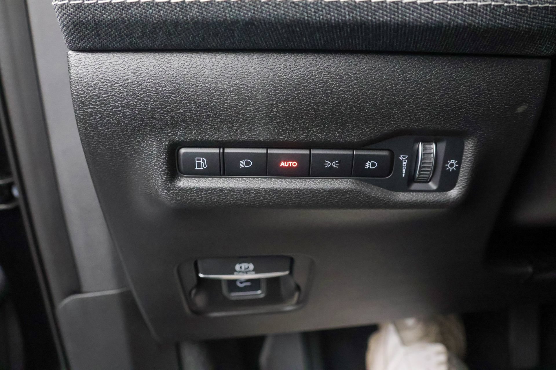 Used 2026 Jeep Cherokee Laredo AWD/4WD image 18