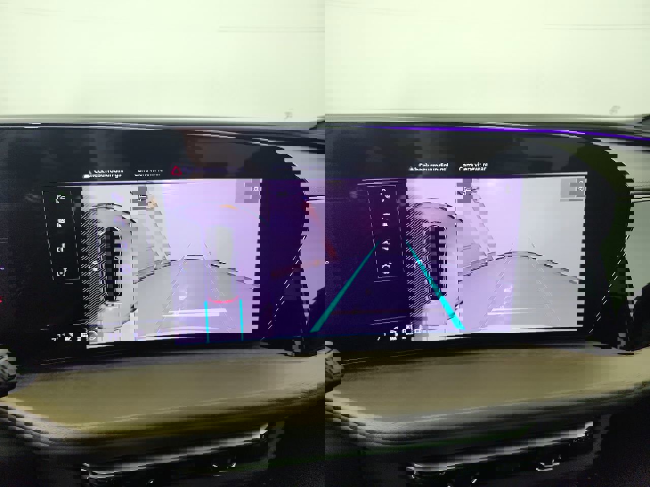 Used 2025 Audi Q5 Premium Plus w/ Premium Plus image 12