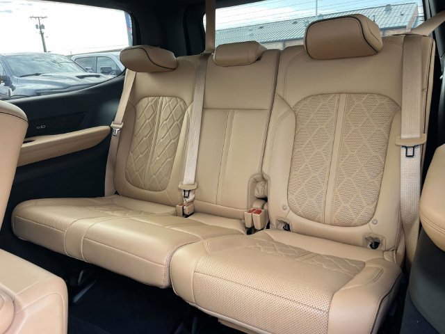 Used 2023 Jeep Grand Wagoneer Series III AWD/4WD image 17