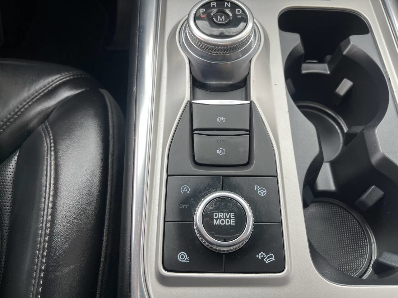 Used 2020 Ford Explorer Platinum image 24