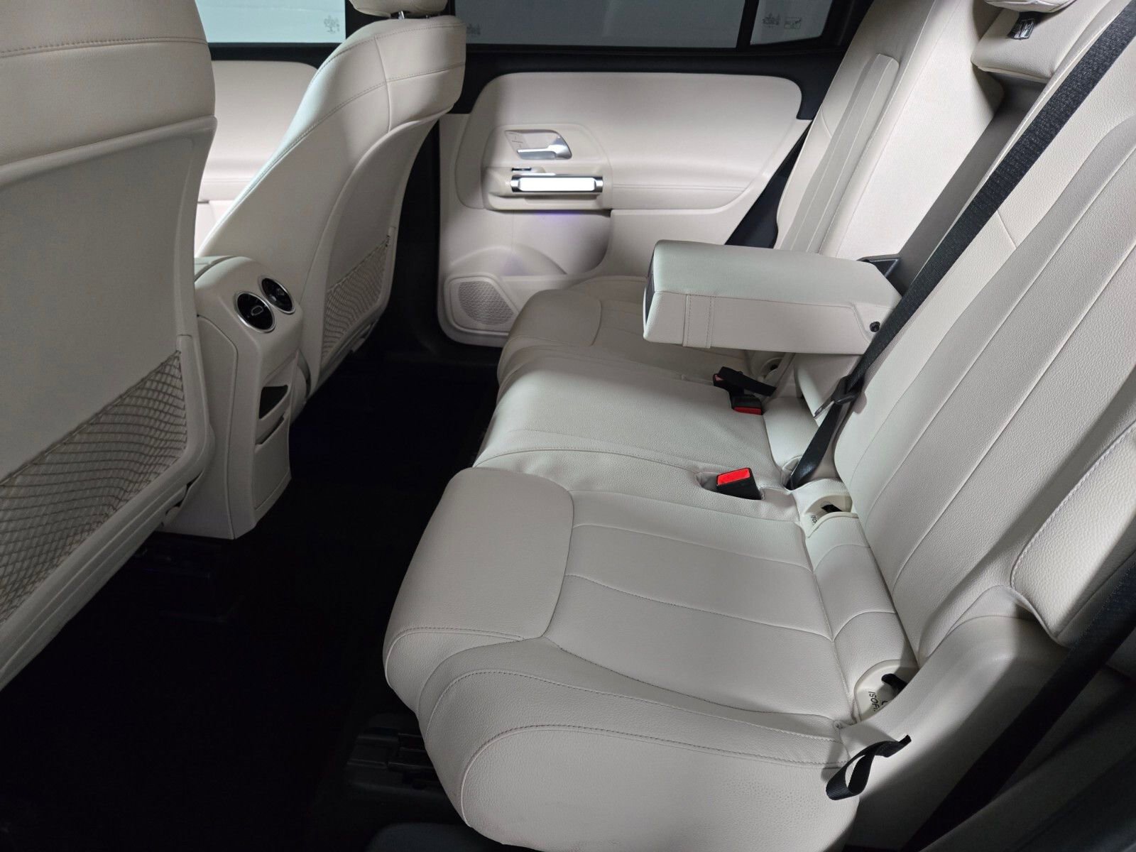 Used 2021 Mercedes-Benz GLB 250 4MATIC w/ Premium Package image 12