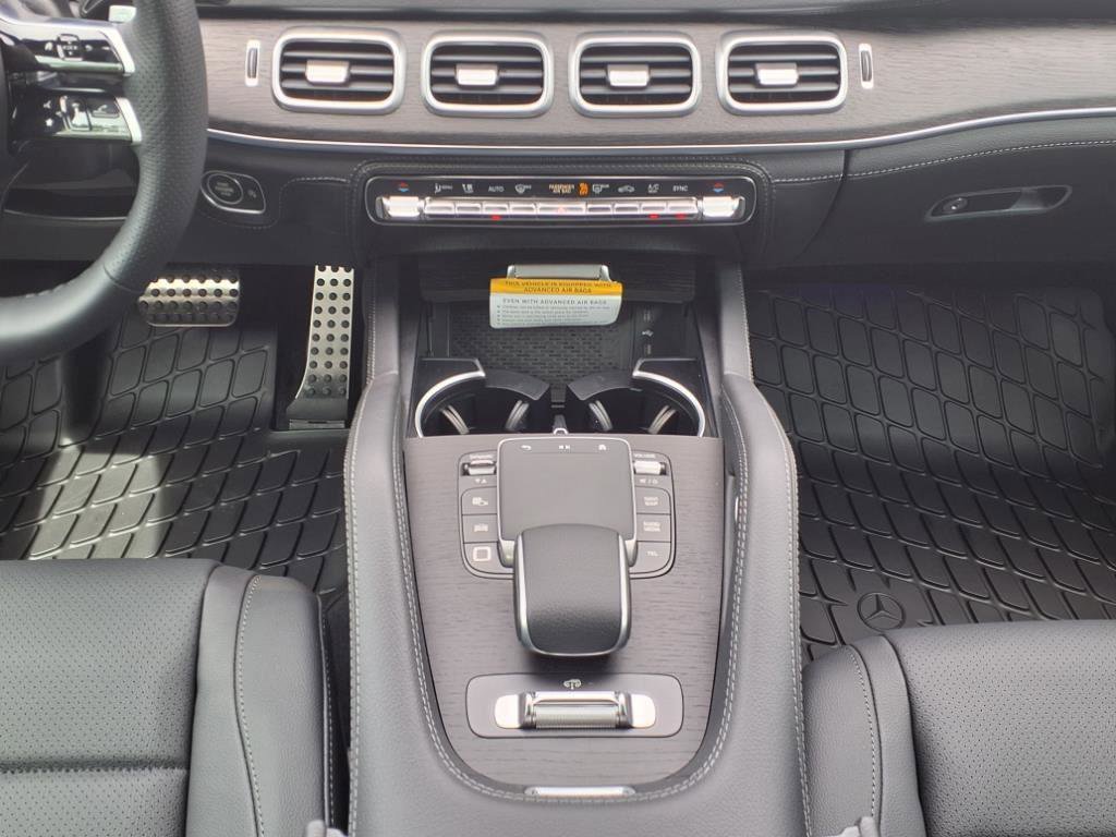 Used 2025 Mercedes-Benz GLS 450 4MATIC image 17