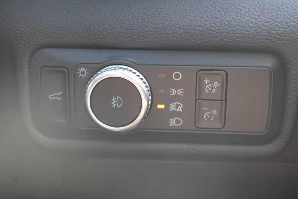 Used 2022 Ford Explorer Limited w/ Equipment Group 301A RWD image 45