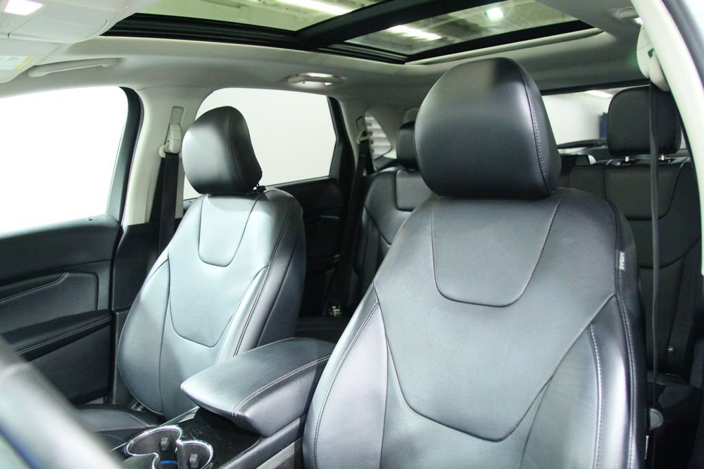 Used 2015 Ford Edge Titanium w/ Equipment Group 302A AWD/4WD image 6