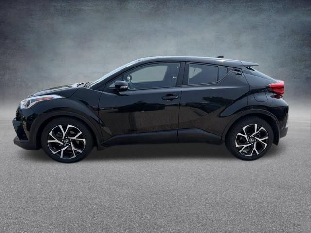 Used 2018 Toyota C-HR XLE FWD image 10