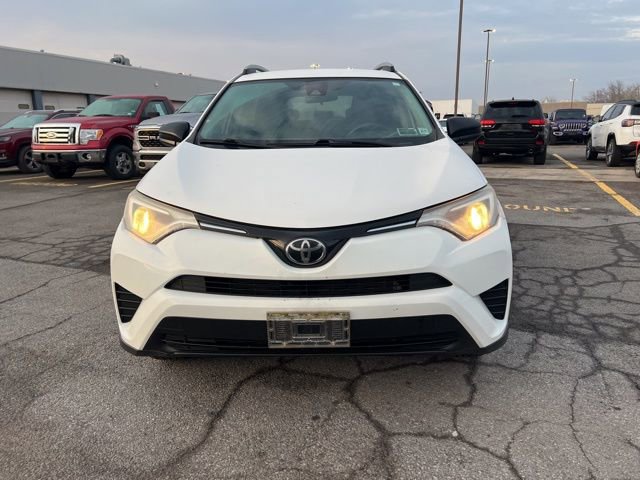 Used 2018 Toyota RAV4 LE image 6