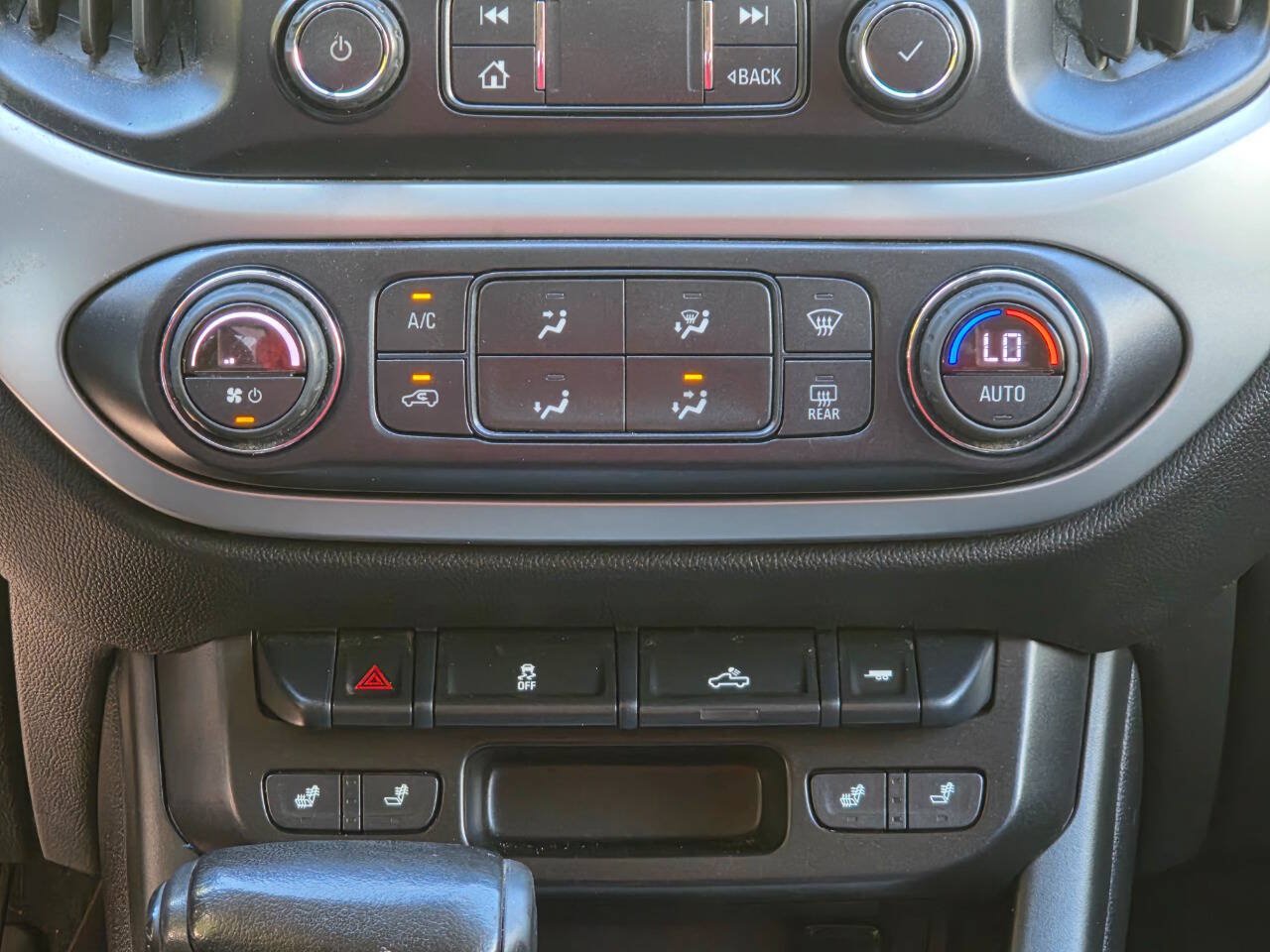 Used 2021 Chevrolet Colorado LT w/ LT Convenience Package AWD/4WD image 24